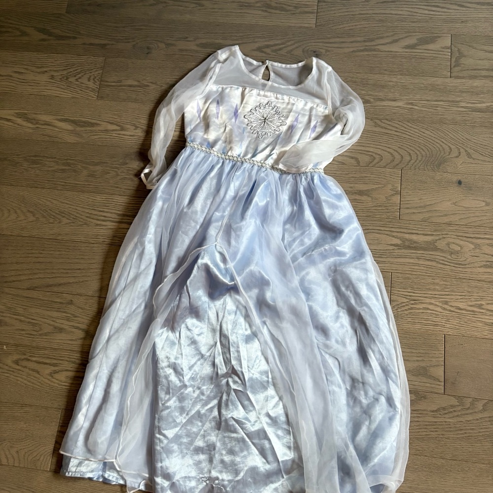 Girls Frozen Clothing Bundle - mixed sizes - Picture 4 of 6